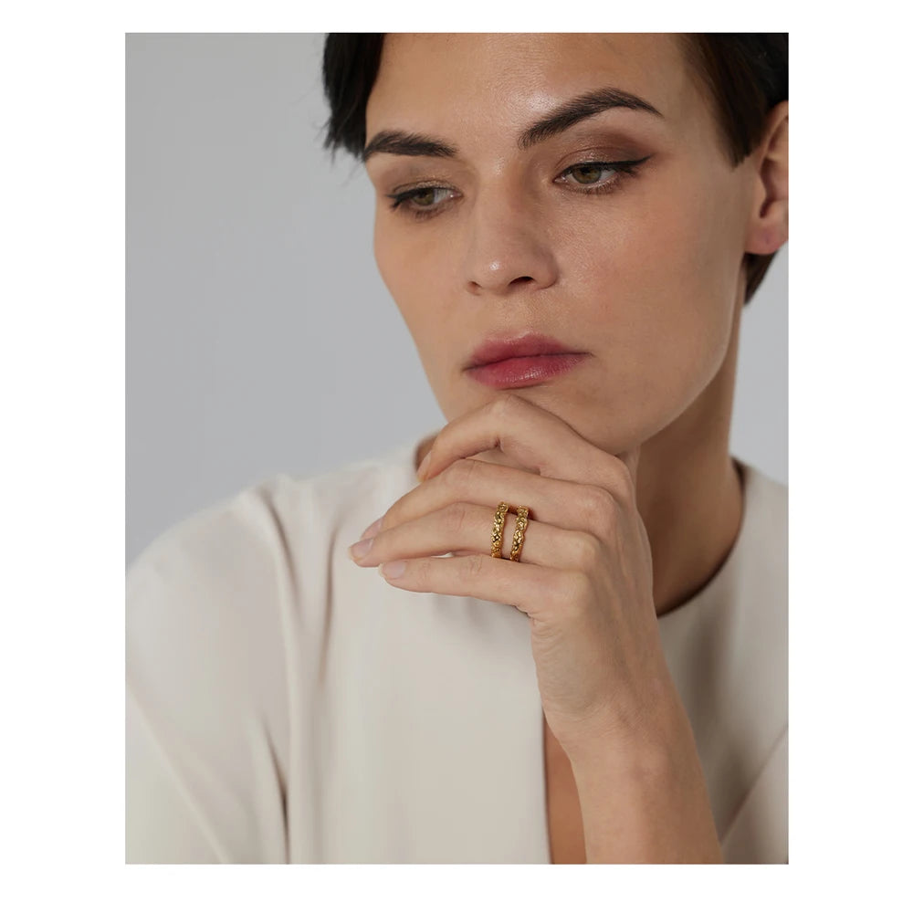 خاتم دائري مطلي بالذهب عيار ١٨
