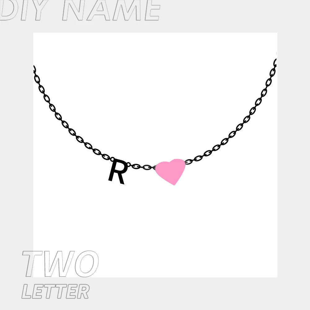 قلادة أبراج مرصّعة بأحجار ملوّنة مطلية بالذهب