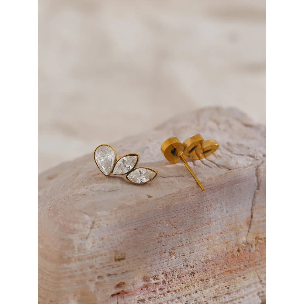 Small wing earrings with shiny zircon 