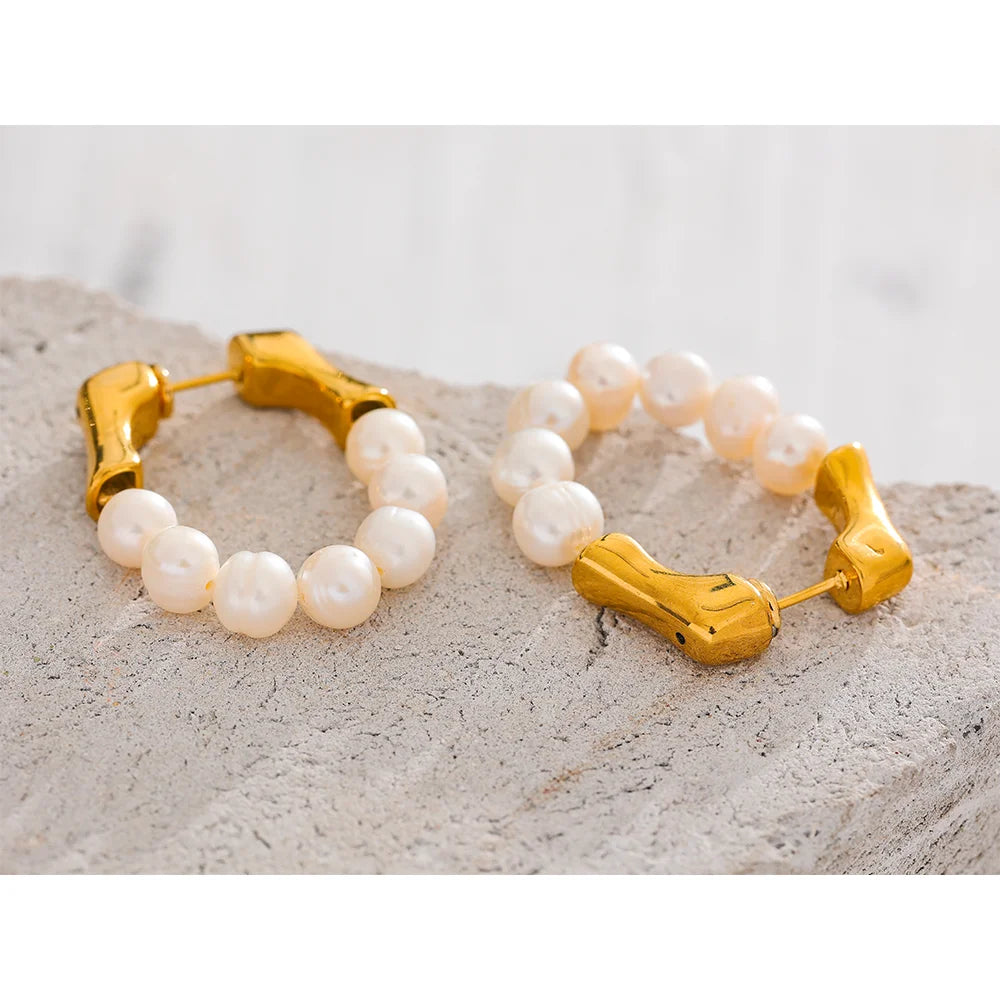 Natural pearl hoop earrings 
