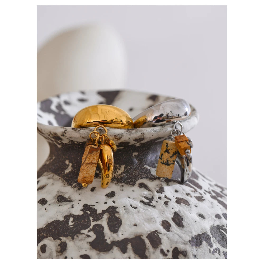 خاتم حجر طبيعي بتصميم تشيلي راقٍ – طلاء ذهب 18K