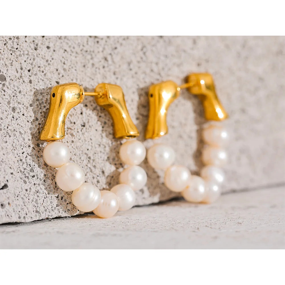 Natural pearl hoop earrings 