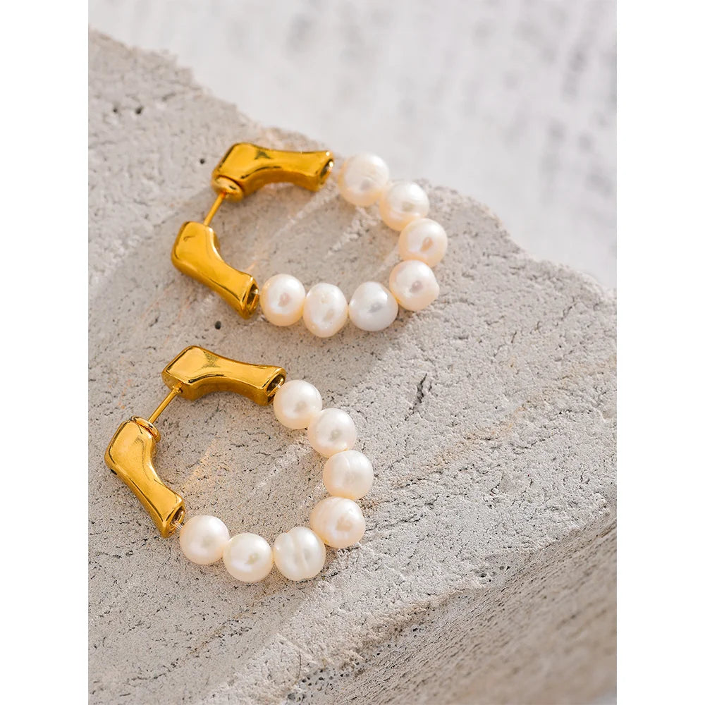 Natural pearl hoop earrings 