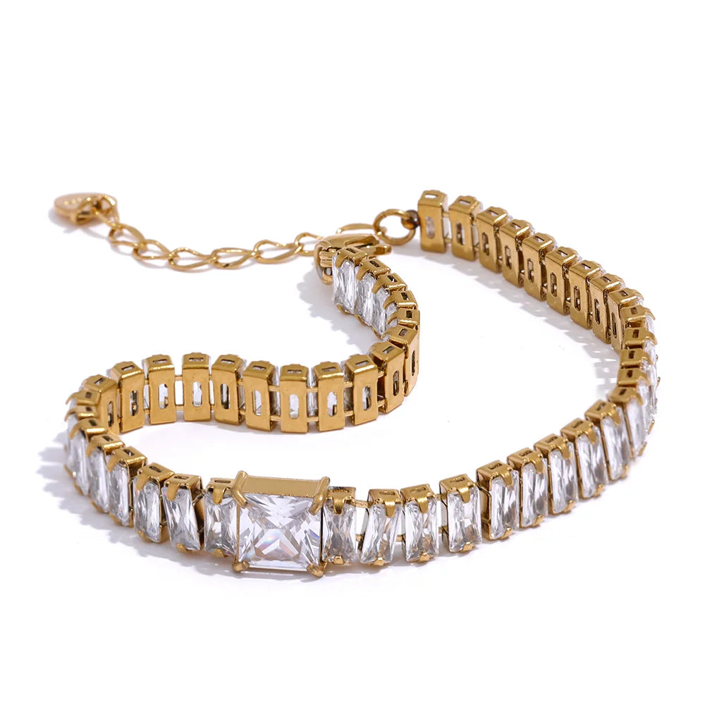 Gold plated chain bracelet with shiny zircon 