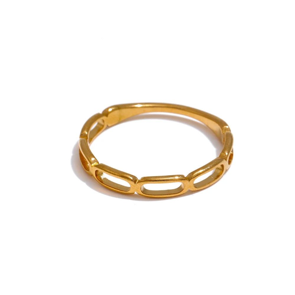 Thin ring with chain and natural pearls 