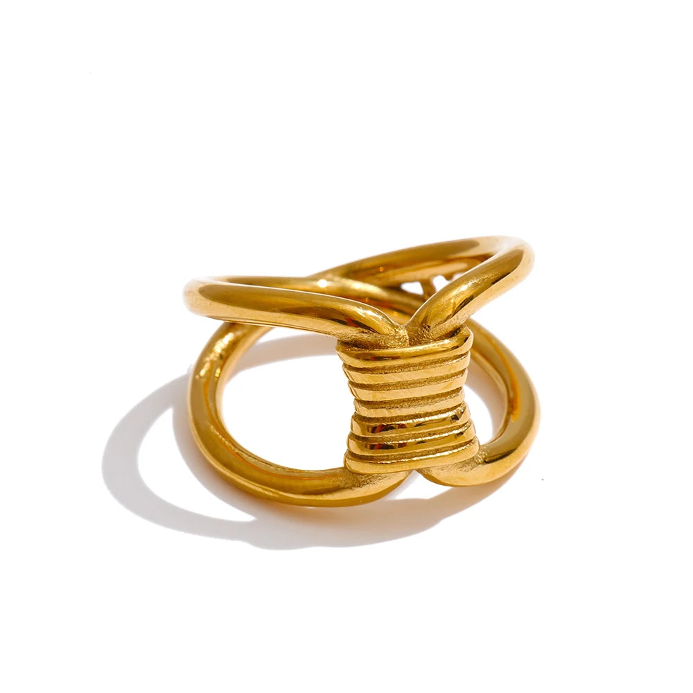 Geometric knot ring 