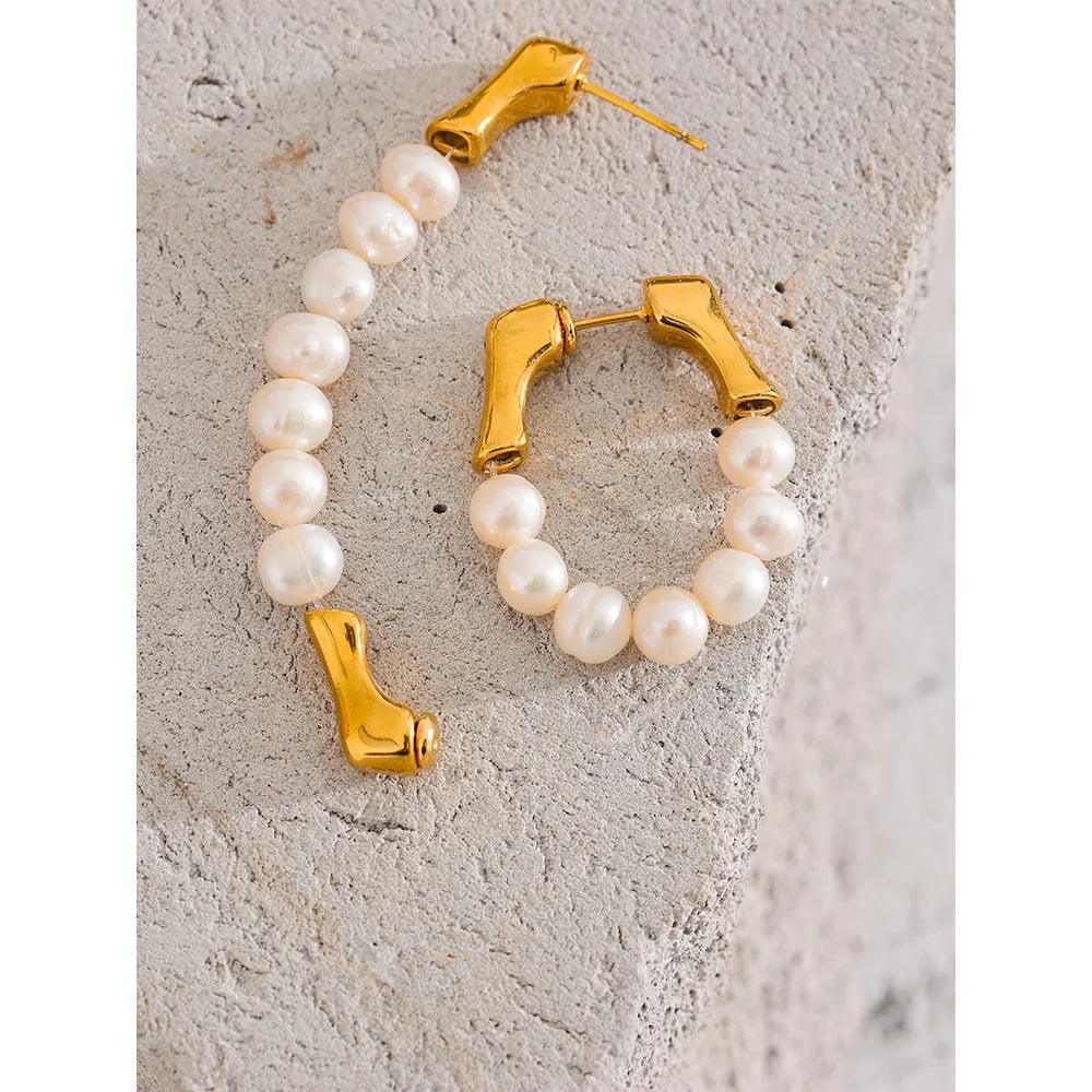 Natural pearl hoop earrings 