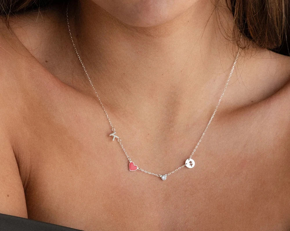 قلادة أبراج مرصّعة بأحجار ملوّنة مطلية بالذهب